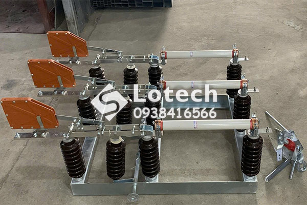 LBS Đông Anh - Cầu Dao Phụ Tải Dập Khí Liền Chì 24kV Cách Điện Gốm
