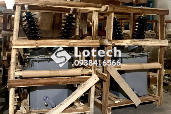 Phân phối máy biến áp cấp nguồn 1 pha 2 sứ APM